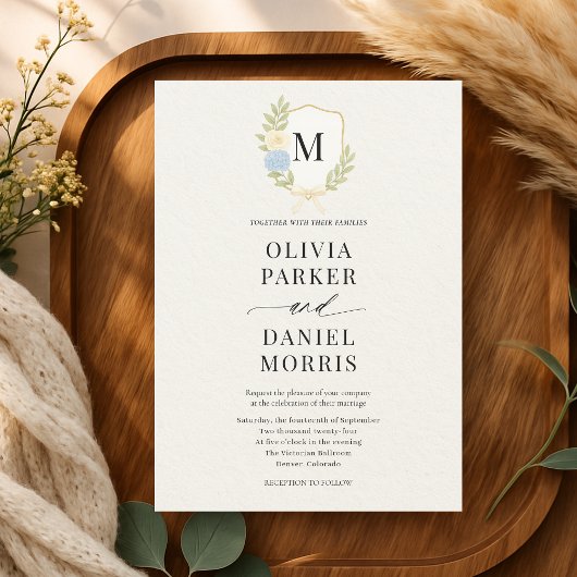 Hydrangea Floral Crest Monogram Wedding Einladung