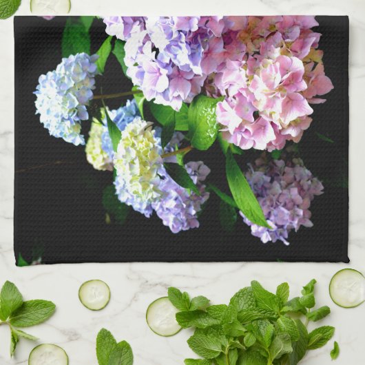 Hydrangea-Garten, rosa, blau, lila Blumen Geschirrtuch (Gefaltet)