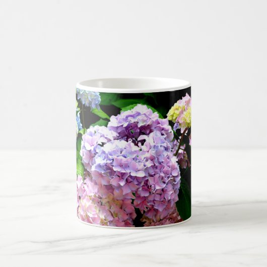 Hydrangea-Garten, rosa, blau, lila Blumen Kaffeetasse (Mittel)