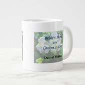 Hydrangea Lavendel im Garten Jumbo-Tasse (Vorderseite Rechts)