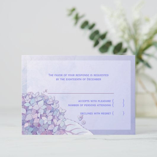Hydrangea Lila Floral Wedding RSVP (Stehend Vorderseite)