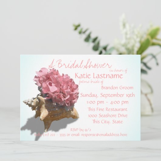 Hydrangea und Seashell Brautparty Pink Einladung (Stehend Vorderseite)