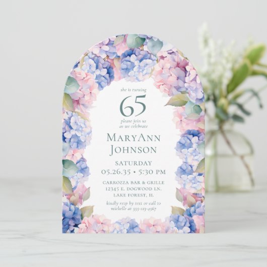 Hydrangeas 65. Geburtstagsparty Einladung (Stehend Vorderseite)