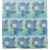Hydrangeas in einer Vase Duschvorhang (Vorderseite)