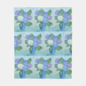 Hydrangeas in einer Vase Fleecedecke (Vorderseite)