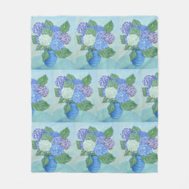 Hydrangeas in einer Vase Fleecedecke