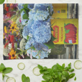 Hydrangeas und frische Blume in Tomatenkonserven Küchentuch (Gefaltet)