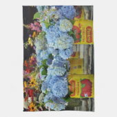 Hydrangeas und frische Blume in Tomatenkonserven Küchentuch (Vertikal)