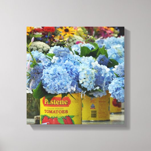 Hydrangeas und frische Blume in Tomatenkonserven Leinwanddruck (Vorderseite)