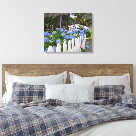 Hydrangeas und Picket Fence - Martha's Vineyard Leinwanddruck (Insitu (Schlafzimmer))