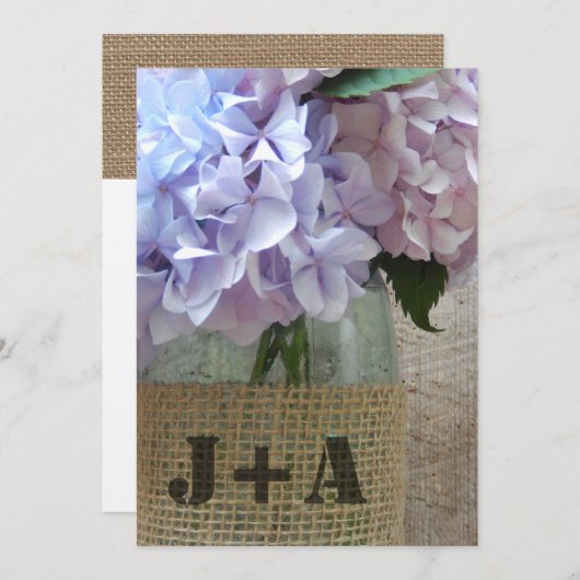 Hydrangen in einem Mason-Jar mit Burlap-Hochzeit Einladung (Vorne/Hinten)