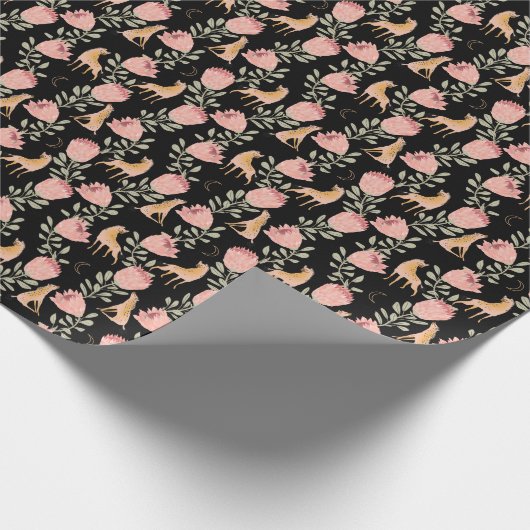 Hyena & Protea: Dunkles Vintages Muster Geschenkpapier (Ecke)