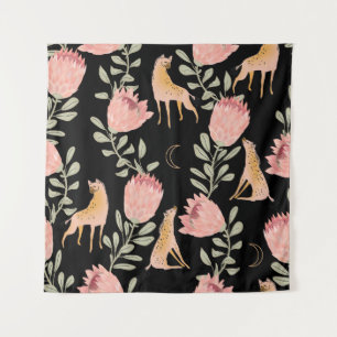 Hyena & Protea: Dunkles Vintages Muster Wandteppich
