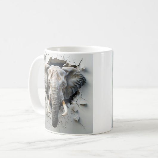 Hyper-Realistisches Elefant, das aus gebrochener W Kaffeetasse (Vorderseite Links)