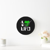 I Alien Heart UFO Runde Wanduhr (Zuhause)