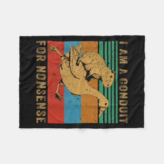 I Am A Conduit For Nonsense Capybara Goose Fleecedecke (Vorderseite (Horizontal))