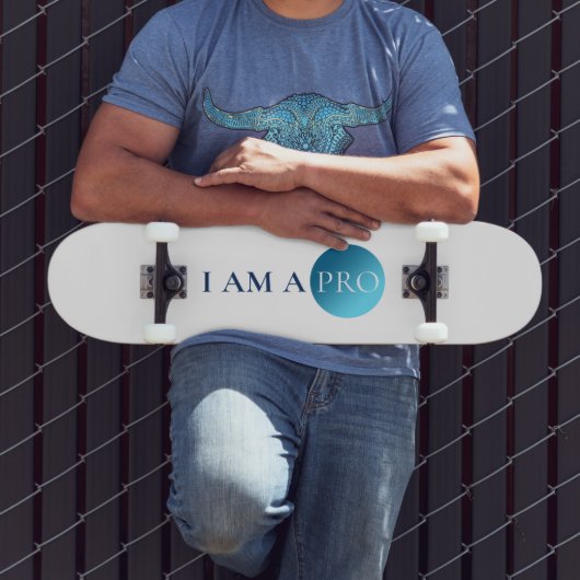 I Am a Pro – Minimal Athletic Statement Design Skateboard (Außenbereich 3)