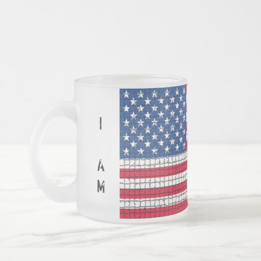 "I AM AMERICAN" Flag Mattierte Tasse (Links)