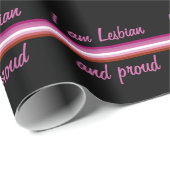 I am Leasbian and Proud | Lesbian Flag on Black Geschenkpapier (Rolleneckpunkt)