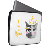 I Am Queen – Elegant funny Laptopschutzhülle (Vorne Rechts)