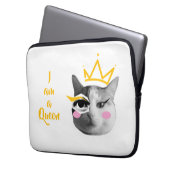 I Am Queen – Elegant funny Laptopschutzhülle (Vorderseite Links)