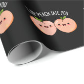 I apfirate you Funny Peach Pun Dark BG Geschenkpapier (Rolleneckpunkt)