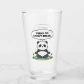 “I Bend So I Don’t Break” panda design Glas (Rückseite)