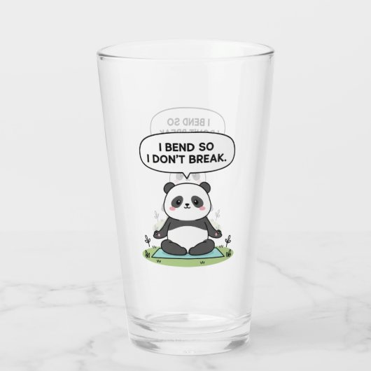 “I Bend So I Don’t Break” panda design Glas (Rückseite)