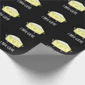 I Brie live Positive Brie Cheese Pun Dark BG Geschenkpapier (Ecke)
