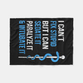 I Cant Fix Stud But I Can Sedate It Sarcasm Ems Me Fleecedecke (Vorderseite (Horizontal))
