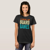 I Cheat on Board Games T-Shirt (Vorne ganz)