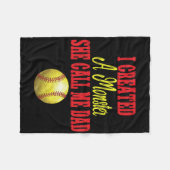 I Created A Monster She Calls Me Dad Girl Softll C Fleecedecke (Vorderseite (Horizontal))