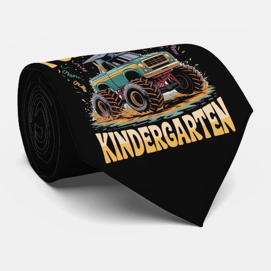 I Crushed Kindergarten Monster Truck Abschluss Krawatte (Gerollt)