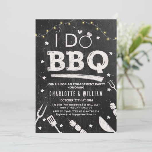 I Do BBQ String Lights Rustic Engagement Party Einladung (Stehend Vorderseite)