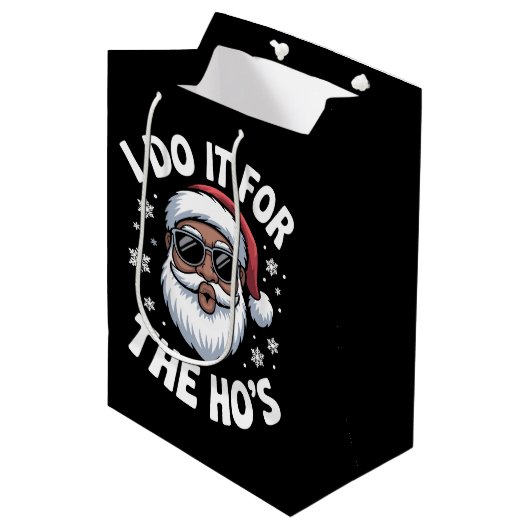 I Do It For The Hos Christmas African American Mittlere Geschenktüte (Vorderseite Schrägansicht)