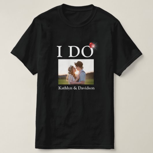 I DO Verlobung Ring Couple Foto Name Minimalistisc T-Shirt (Design vorne)