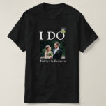 I DO Verlobung Ring Couple Foto Name Minimalistisc T-Shirt<br><div class="desc">Ich Tu Verlobung Ring Couple's Foto und Namen Minimalistisch Happy and Fun T - Shirt. Feiern Sie mit diesem niedlichen T - Shirt Ihre Veranstaltung. Alle Texte sind so vorbereitet, dass Sie schnell und einfach mit Ihren eigenen Details wechseln können.</div>