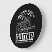 I Don't Make Mistakes When Playing The Guitar Große Wanduhr (Winkel)