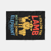 I Follow The Lamb Not The Or The Elephant Christia Fleecedecke (Vorderseite (Horizontal))