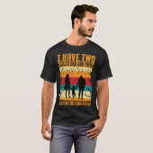 I have two titles dad and papa and I rock them fri T-Shirt (Vorne ganz)