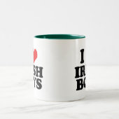 I Liebe-Iren-Jungen Zweifarbige Tasse (Mittel)