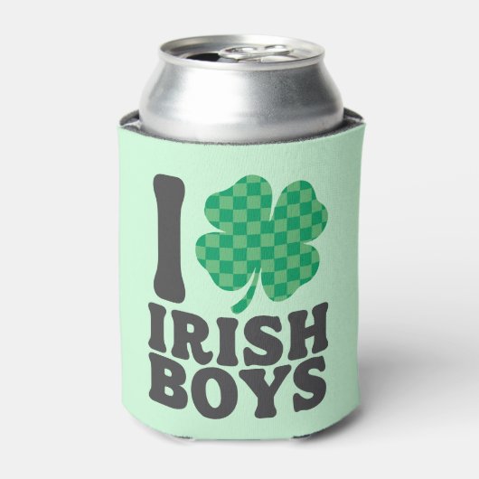 I Liebe Irish Boys Funny Kleeblatt St Patricks Day Dosenkühler (Kanne Vorderseite)