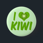 I Liebe Kiwi Button<br><div class="desc">Ein niedliches Kiwi-Liebesgeschenk in hübschem Grün mit einem herzförmigen Kiwi. Ich Liebe Kiwis und andere Früchte.</div>