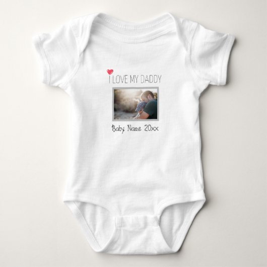 I LIEBE MEIN DADDY BABY BODYSUIT PERSONALISIERT BABY STRAMPLER (Vorderseite)