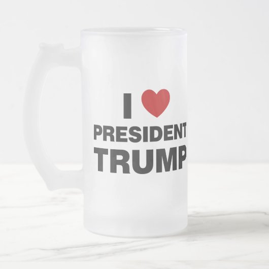 I Liebe Präsident Trump Herz Mattglas Bierglas (Links)