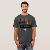 I Liebe Whiskey und My Airedale Terrier Mama Vater T-Shirt (Vorne ganz)