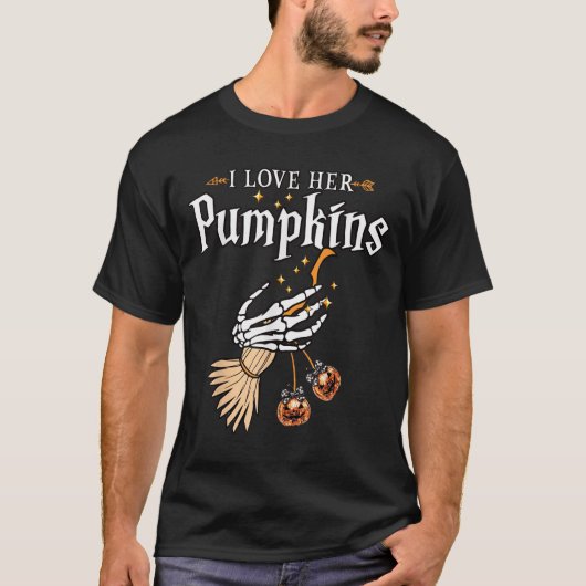 I Love Her Pumpkins She Likes My Broomstick Hallow T-Shirt (Vorderseite)