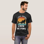 I love sharks and maybe like 3 people T-Shirt (Vorne ganz)