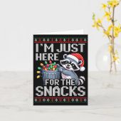 I’m Just Here For The Snacks Raccoon Christmas Ugl Karte (Gelbe Blume)