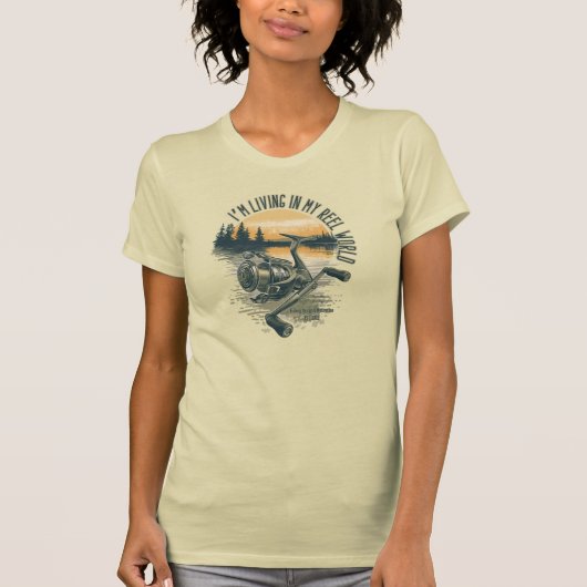 I’m Living in My Reel World | Fishing lake T-Shirt (Vorderseite)